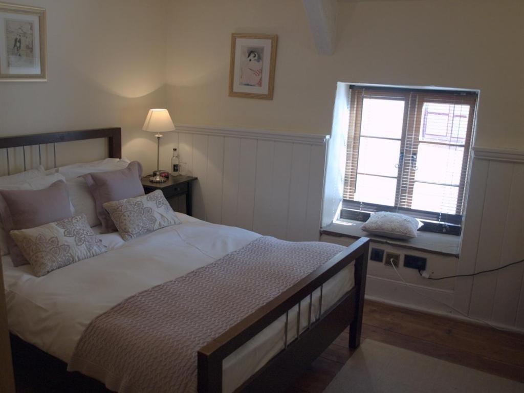 Kings Arms Hotel Abergavenny Habitación foto